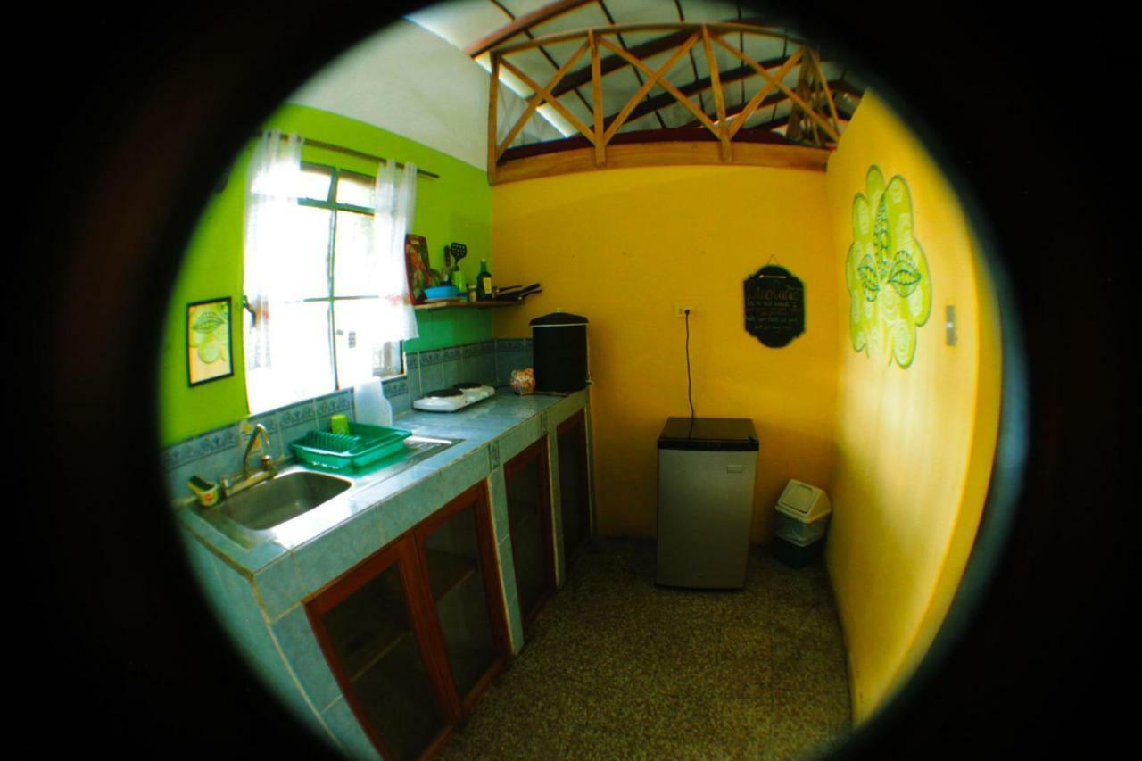 פלורס Ciao Cacao Hostel & Vegan Cafe מראה חיצוני תמונה